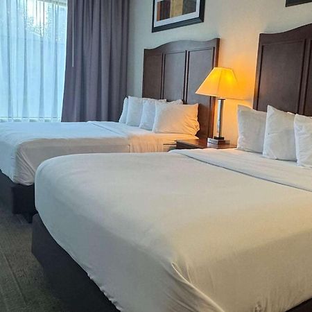 Best Western Plus Hannaford Inn & Suites Kenwood Exteriör bild
