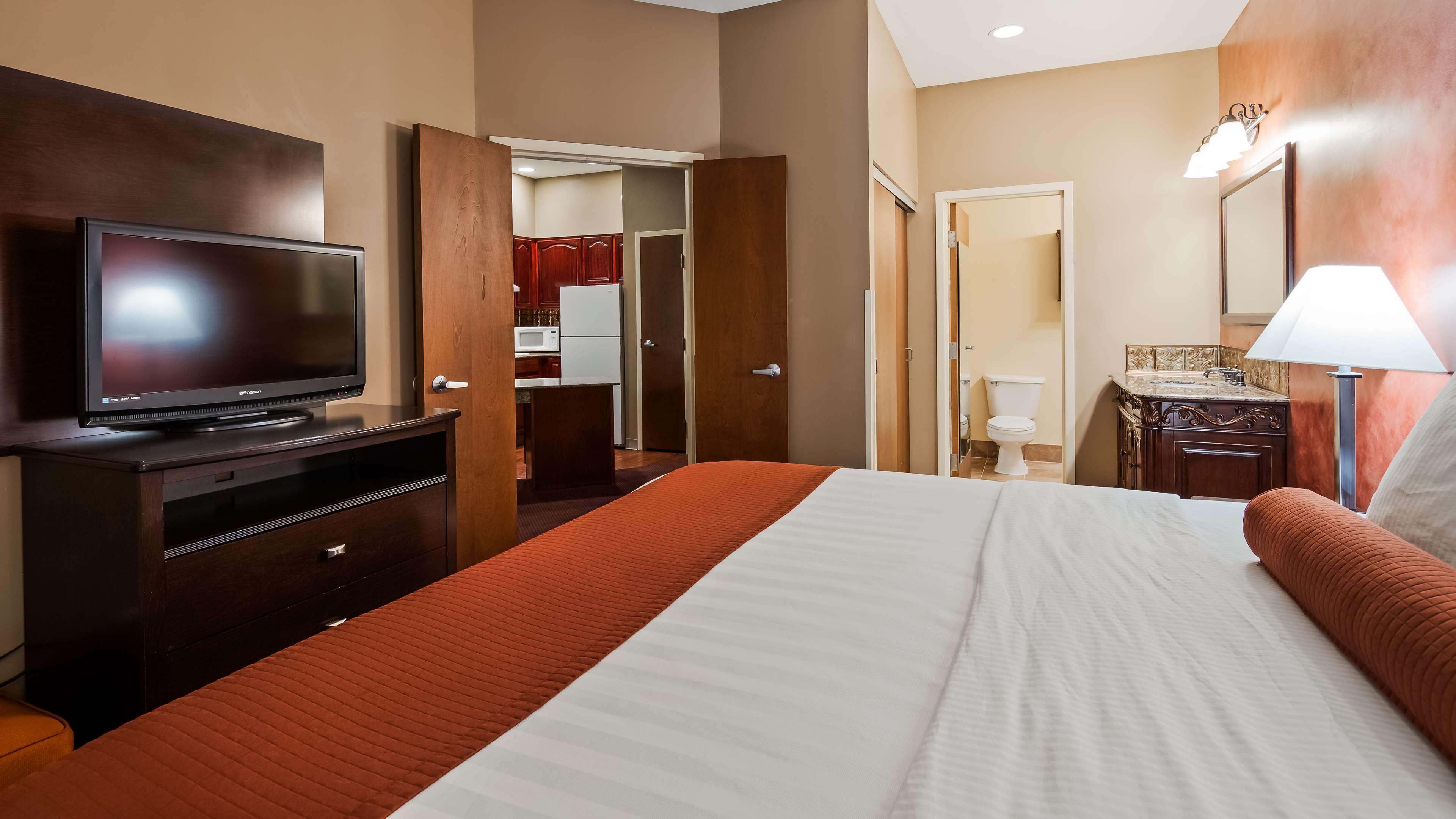 Best Western Plus Hannaford Inn & Suites Kenwood Exteriör bild