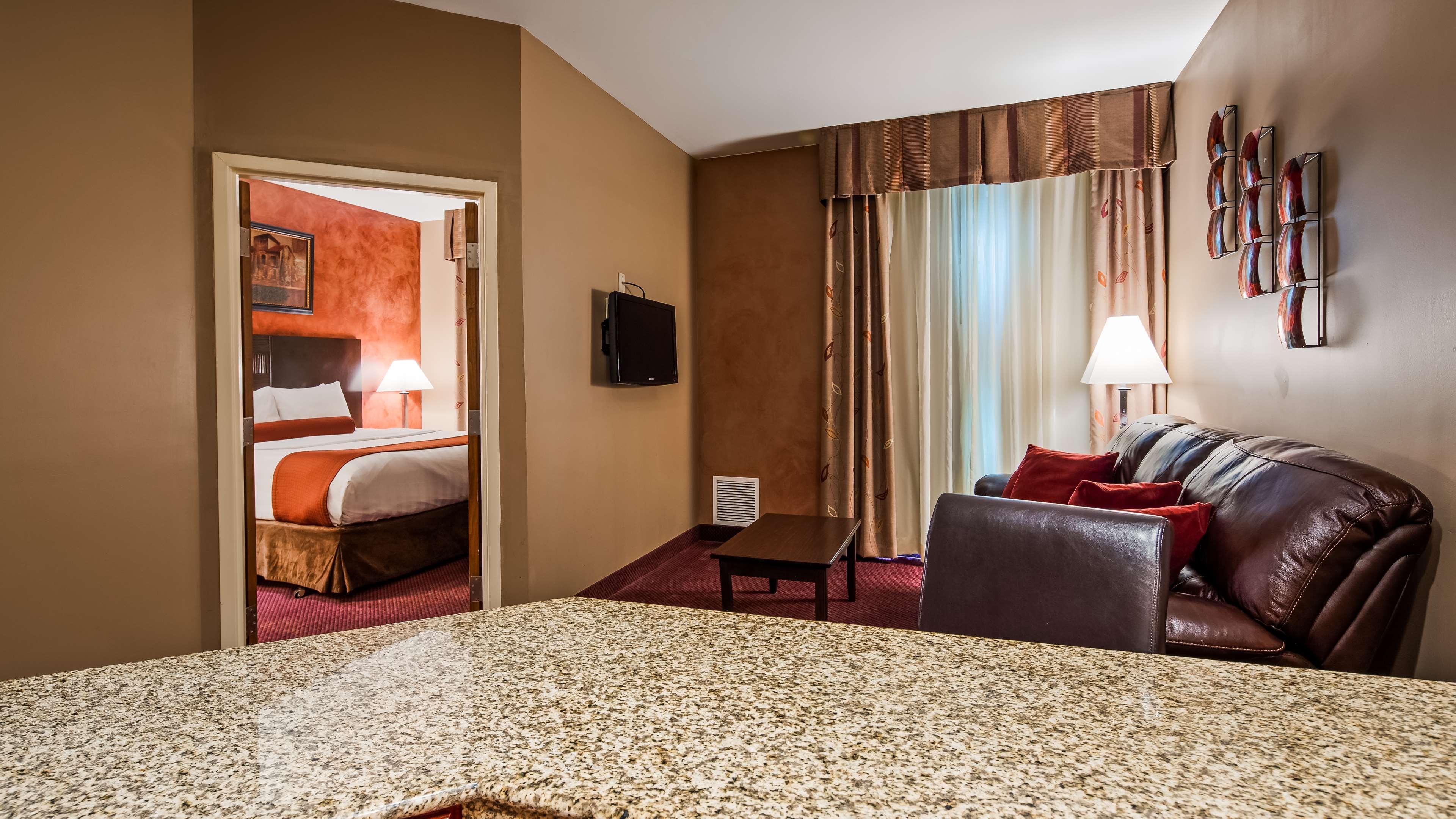 Best Western Plus Hannaford Inn & Suites Kenwood Exteriör bild