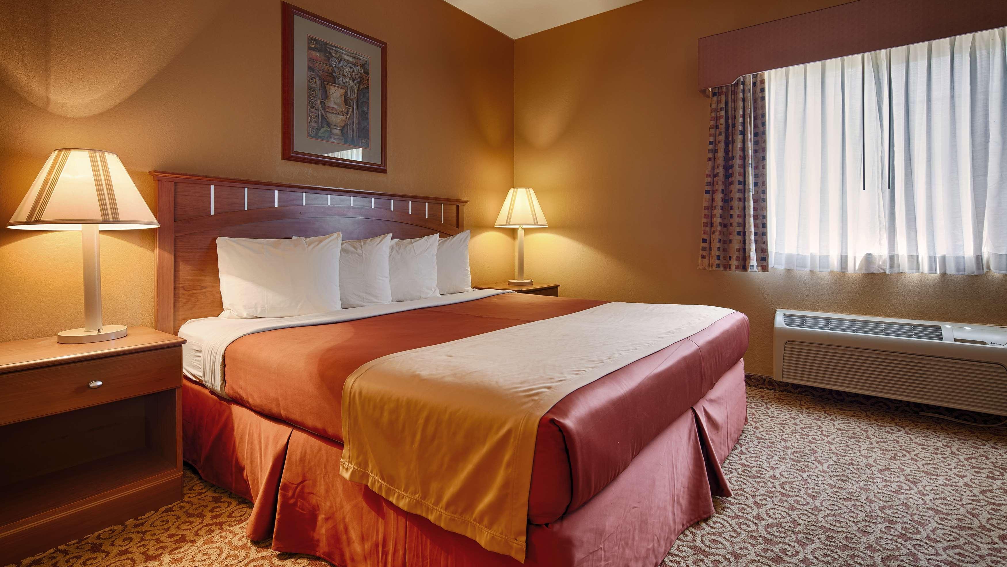 Best Western Plus Hannaford Inn & Suites Kenwood Exteriör bild