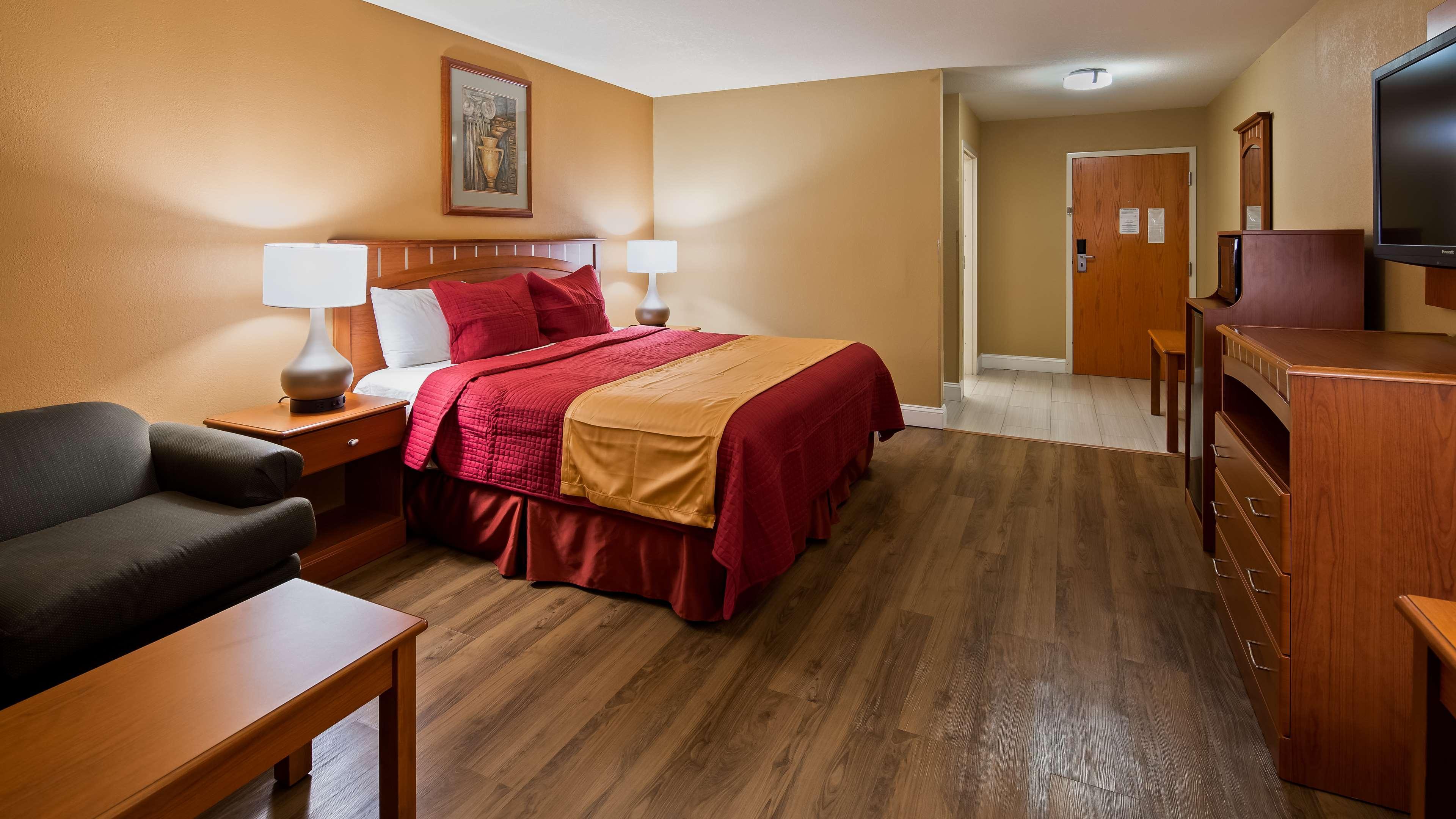 Best Western Plus Hannaford Inn & Suites Kenwood Exteriör bild