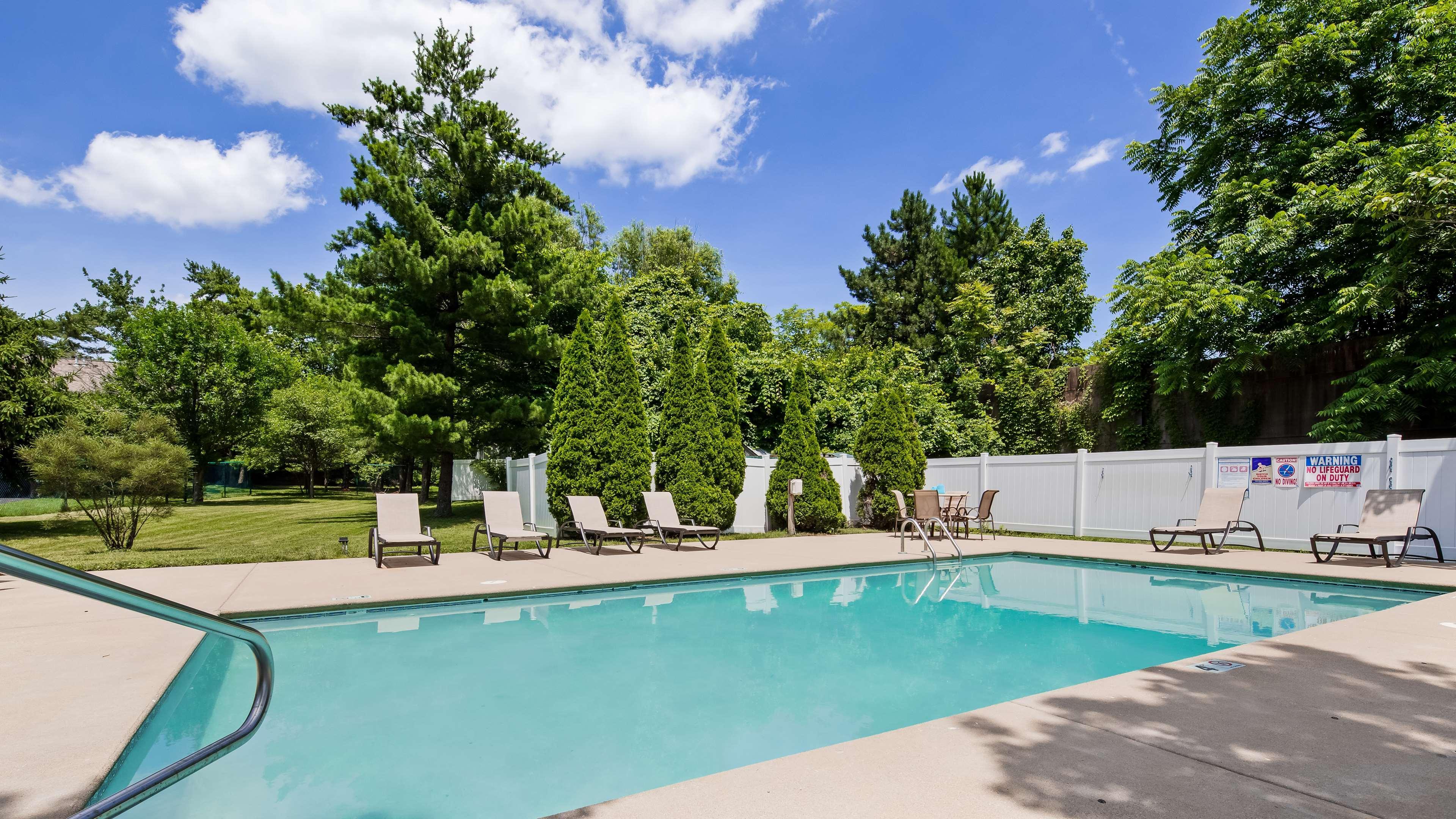 Best Western Plus Hannaford Inn & Suites Kenwood Exteriör bild