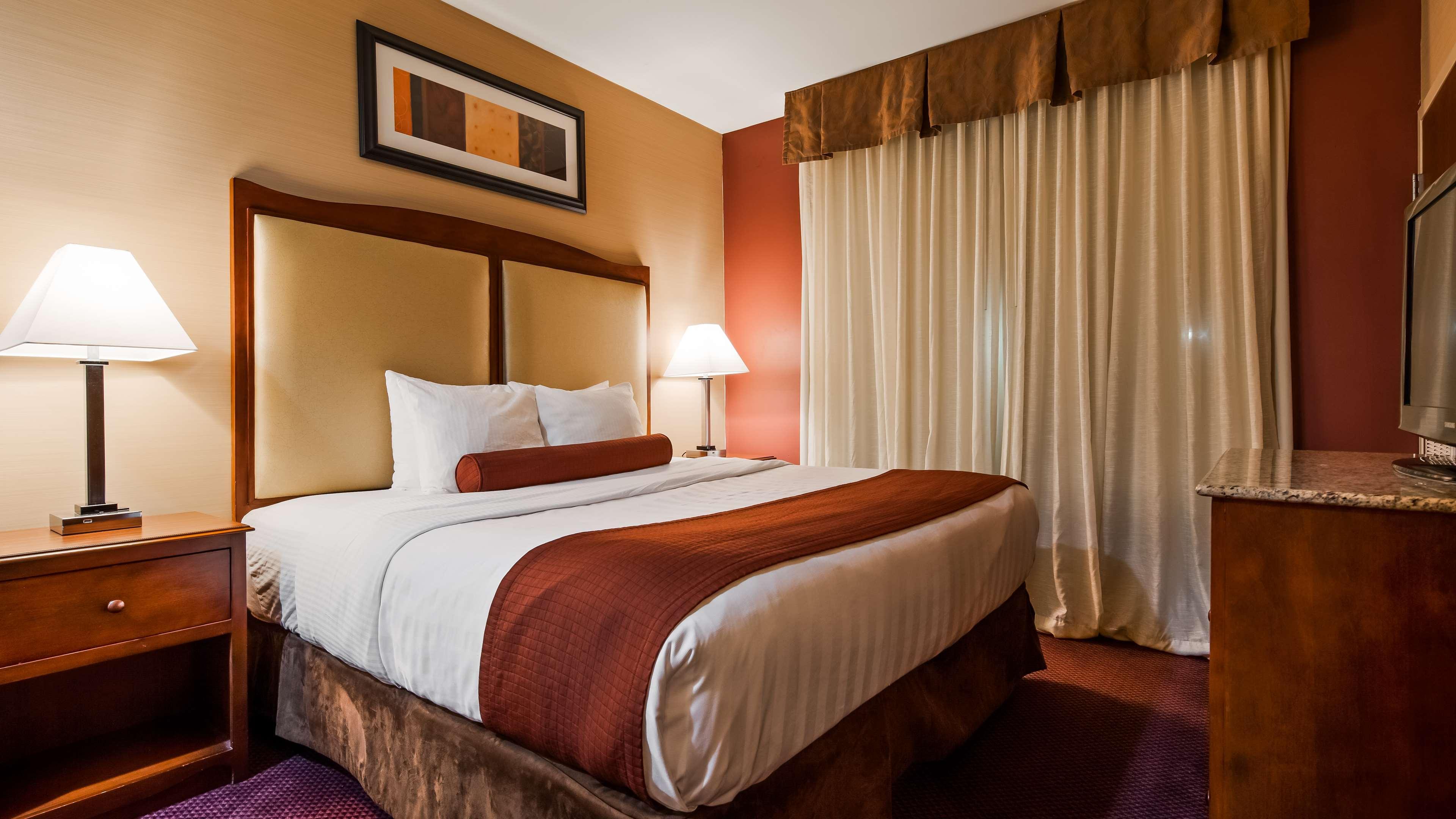 Best Western Plus Hannaford Inn & Suites Kenwood Exteriör bild
