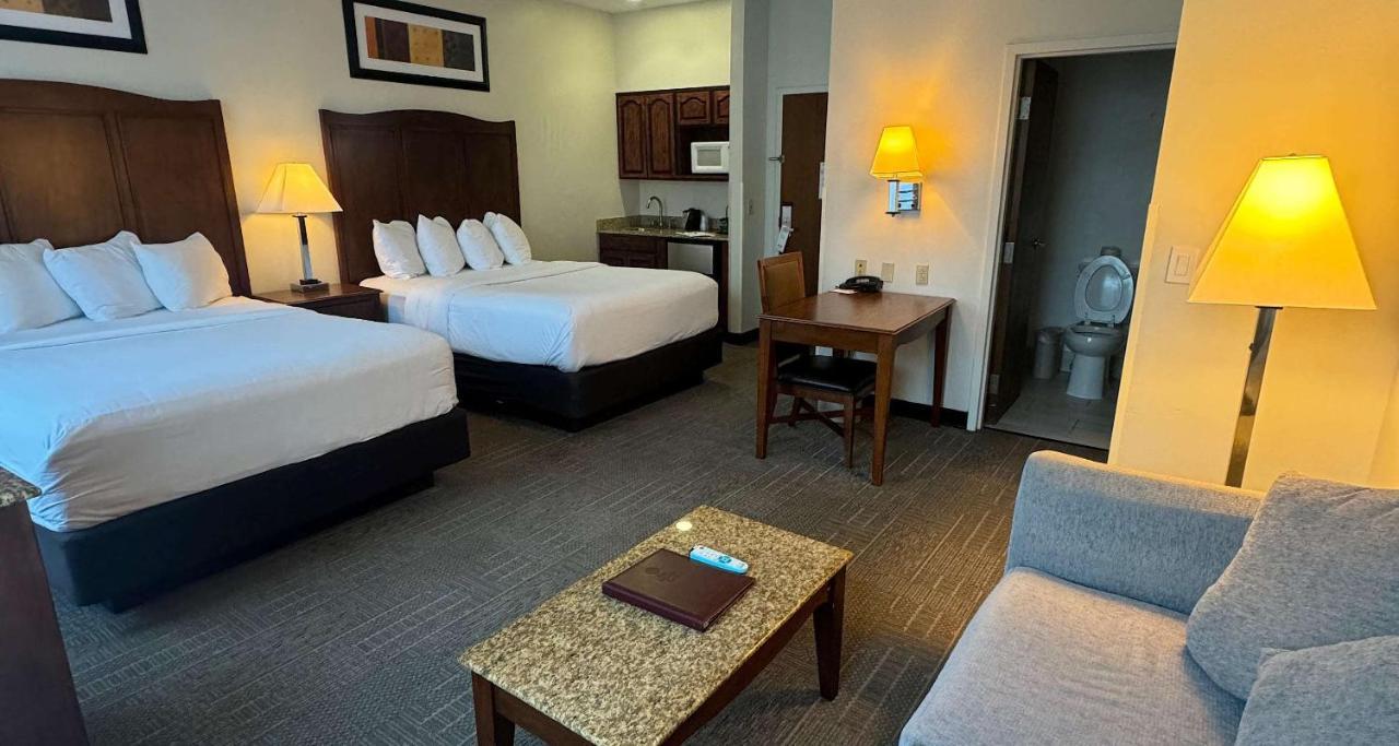 Best Western Plus Hannaford Inn & Suites Kenwood Exteriör bild